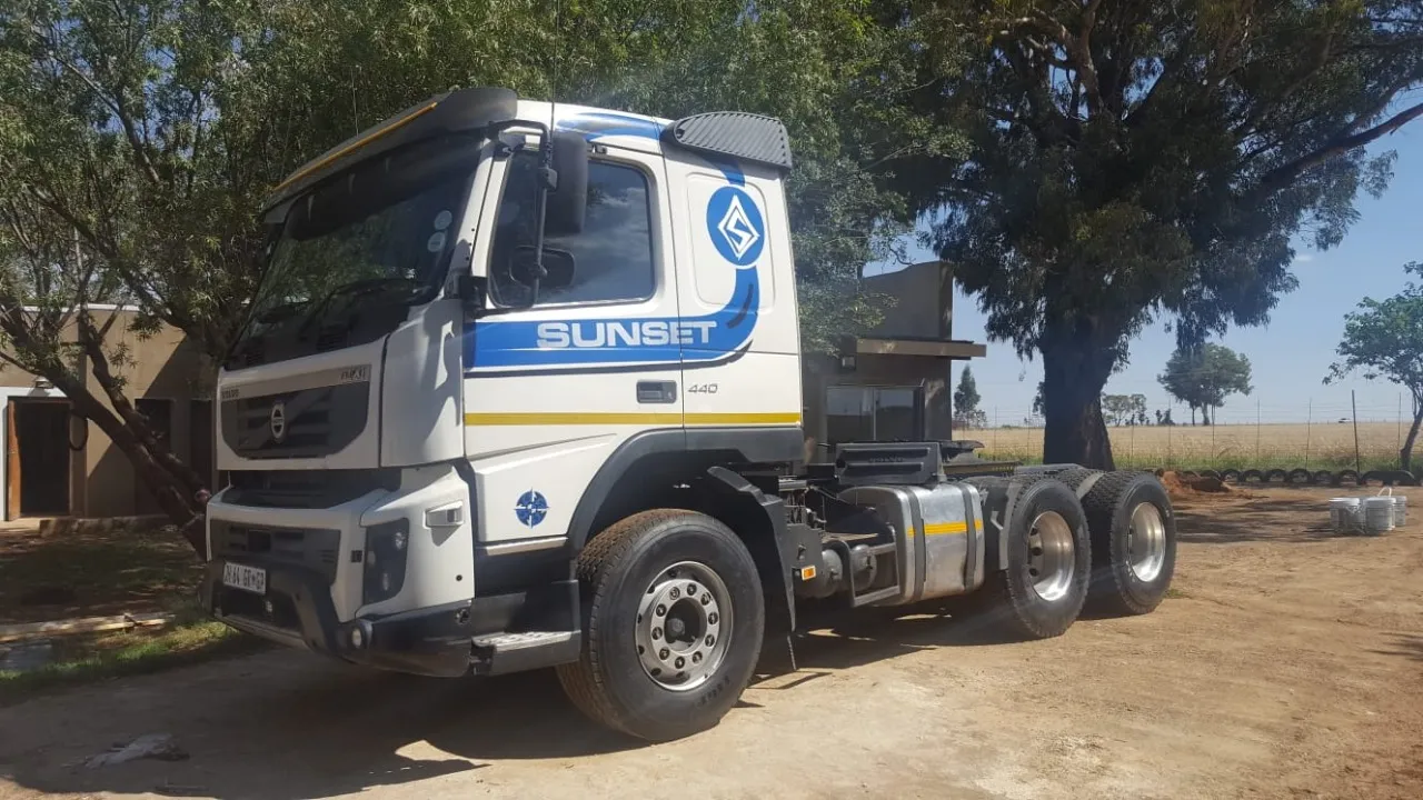 Refrigerated Logistics Truck Full Livery